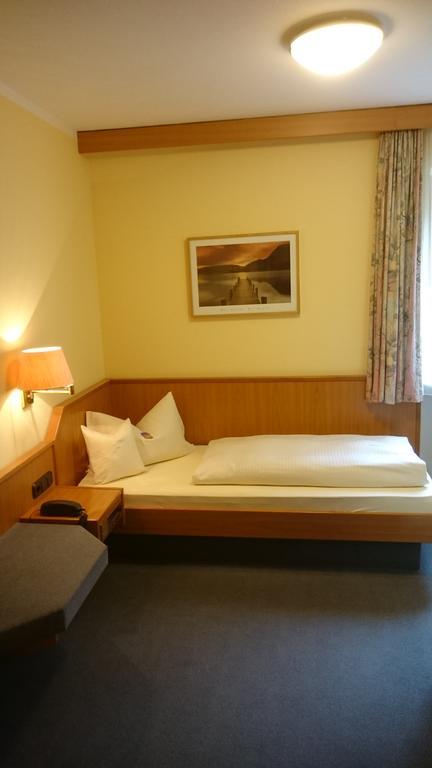Hotel Am Wald Ottobrunn Luaran gambar